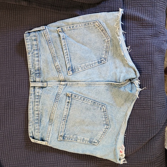 Old Navy Denim Short - Picture 2 of 6